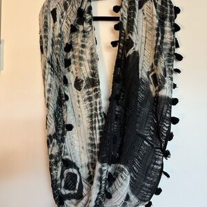 Free People Black and Cream Scarf
